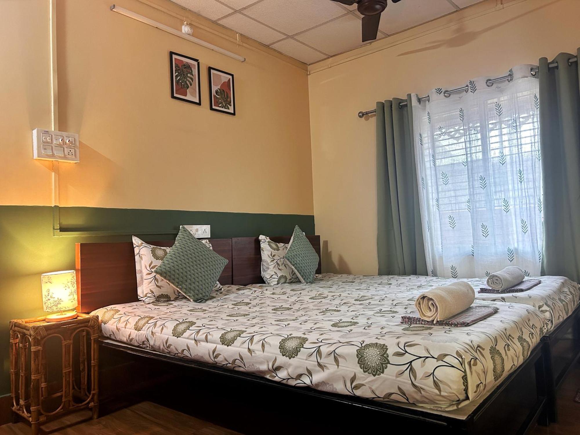 Mulaqat Homestay Силигури Экстерьер фото